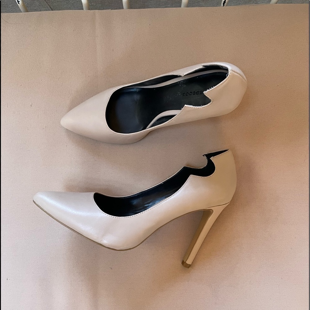 Rebecca Minkoff Hailey Leather Dress Pump in Taupe Size 7